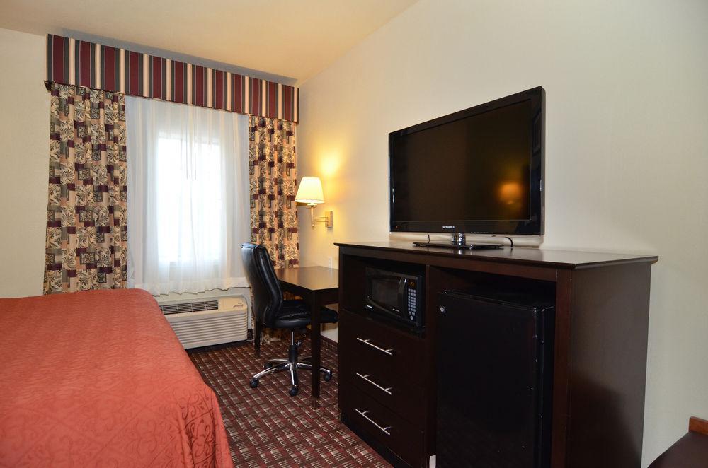 Hotel Quality Near Seaworld - Lackland 3*