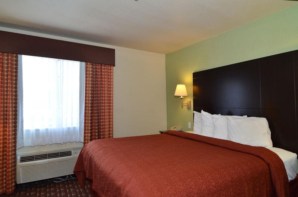 Quality Near Seaworld - Lackland Hotel