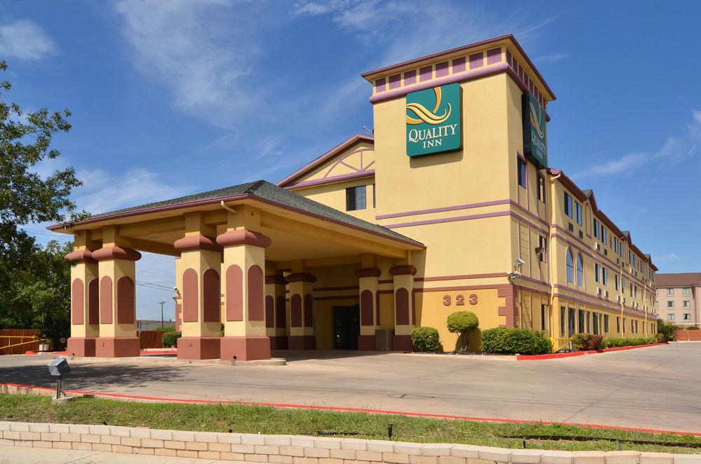 Quality Near Seaworld - Lackland Hotel 3*