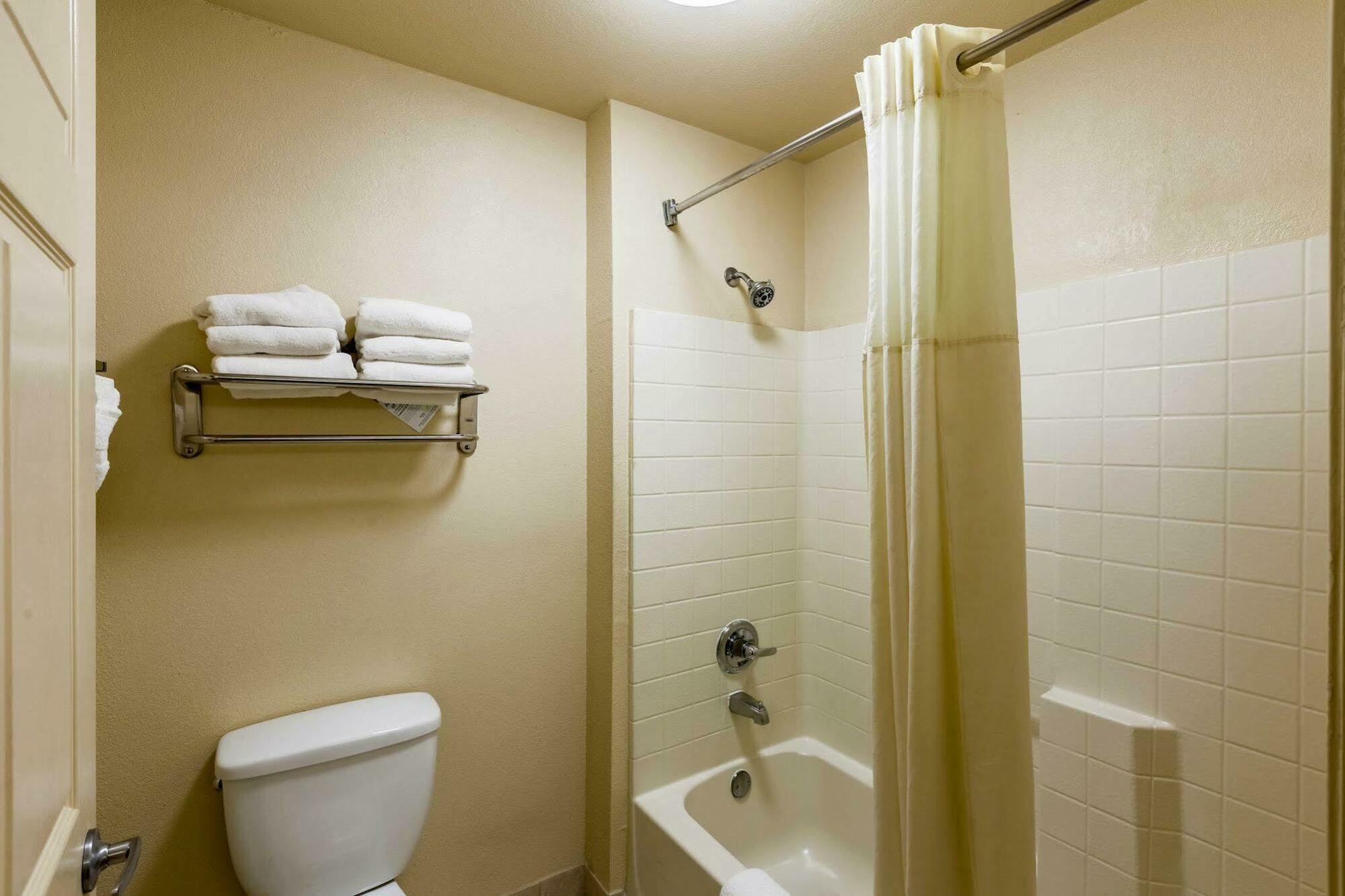 Quality Near Seaworld - Lackland Hotel