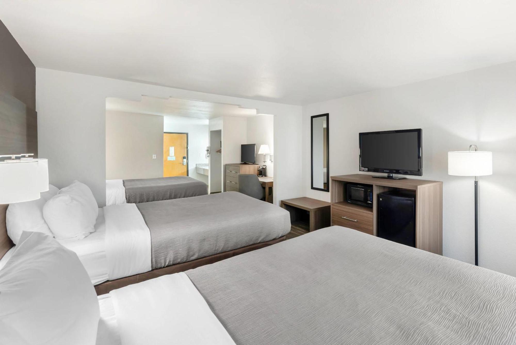 Hotel Quality Near Seaworld - Lackland 3*