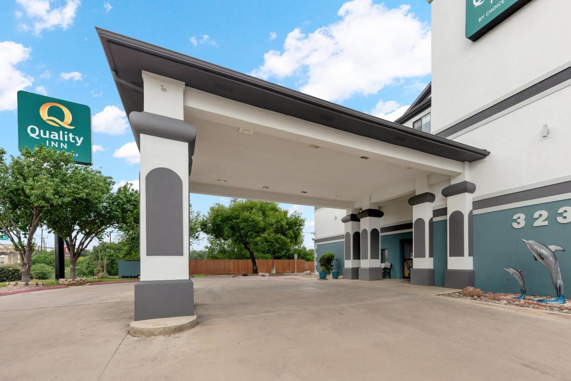 Hotel Quality Near Seaworld - Lackland