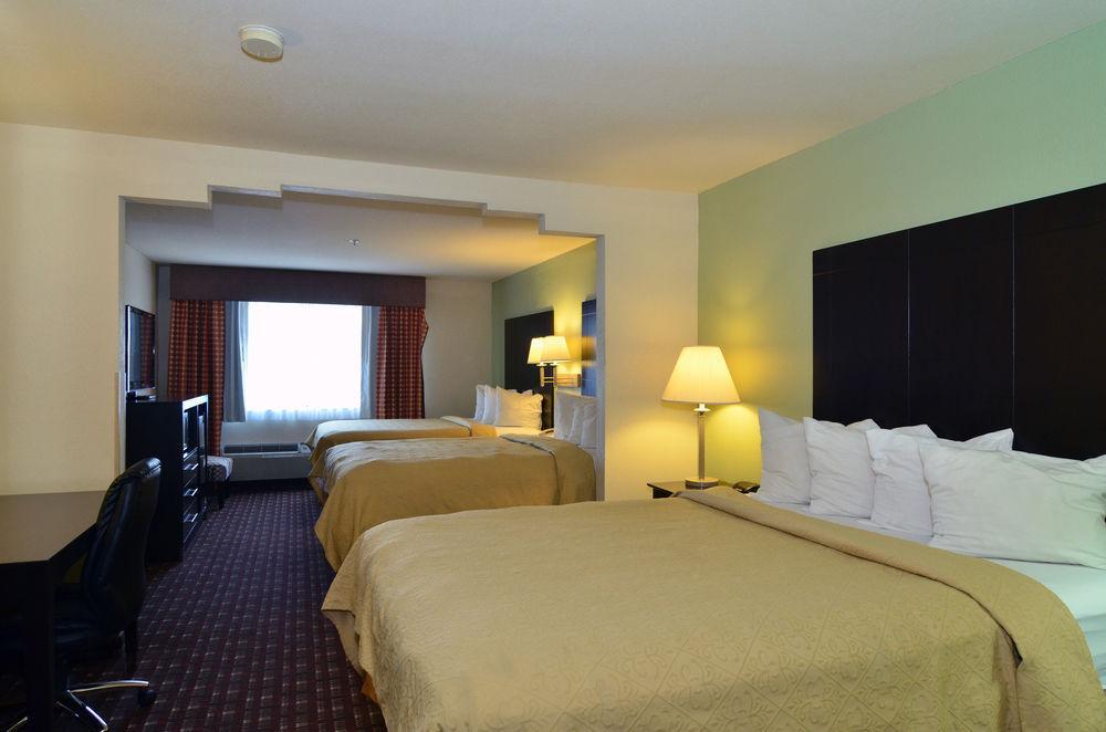 Hotel Quality Near Seaworld - Lackland 3*