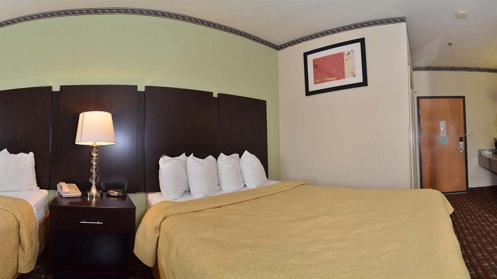 Hotel Quality Near Seaworld - Lackland 3*