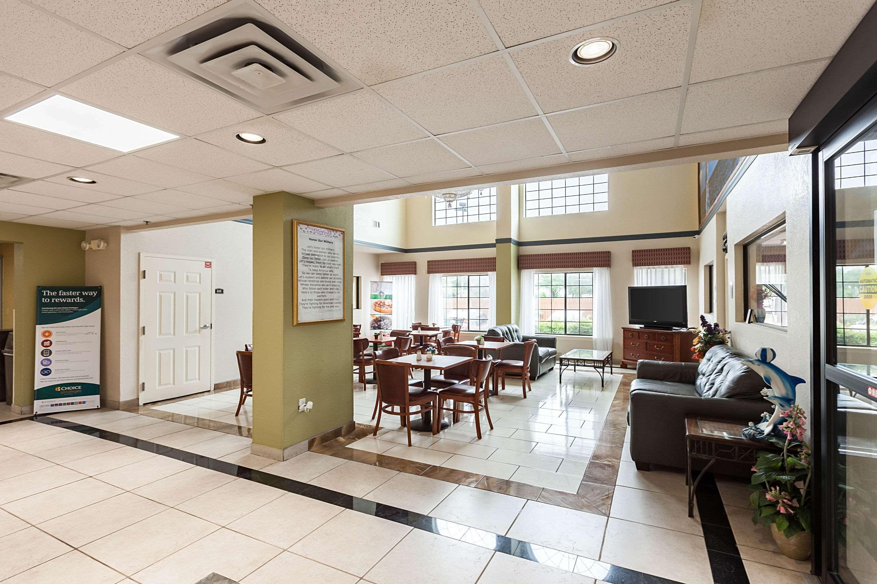 Hotel Quality Near Seaworld - Lackland 3*